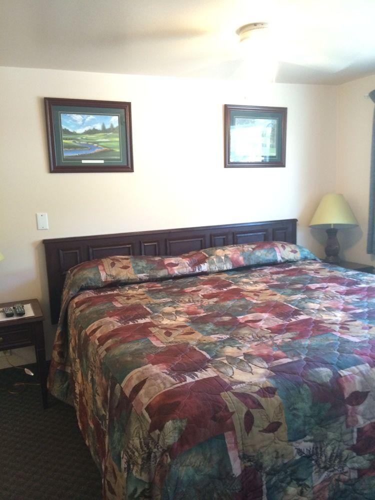 Johnny'S Motel Grand Forks Exterior photo